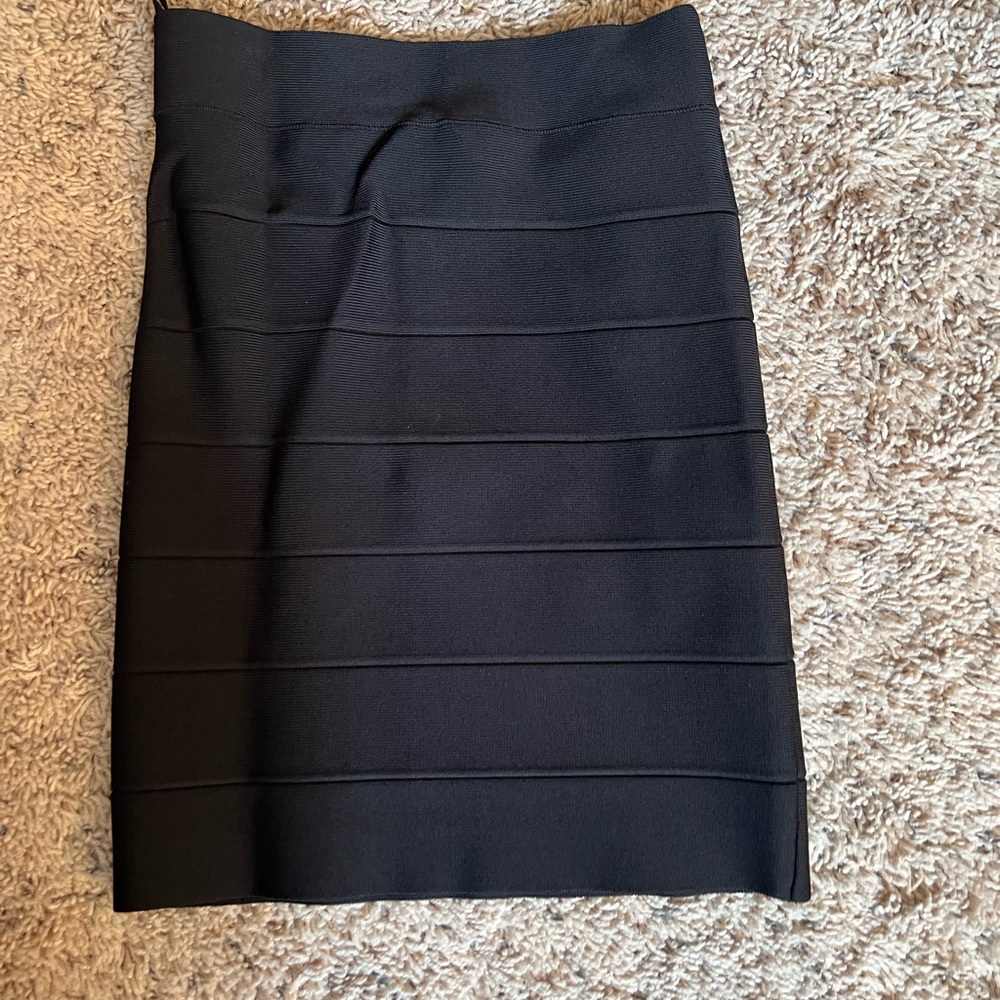 BCBG tight pencil skirt